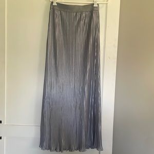 Umgee pleated silver maxi skirt, size medium